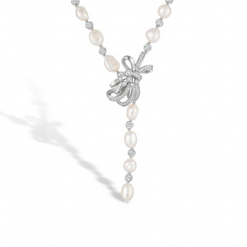Béatitude Delicate White Pearl Sweater Necklace